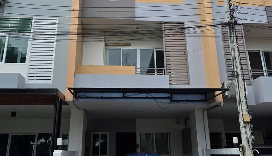 ขายทาวน์โฮม 3 ชั้น ในโครงการ Motown Brio แจ้งวัฒนะ-ประชาชื่น ราคาพิเศษที่สุดในโครงการ! มีเพียงหลังเดียวเท่านั้น โทร 081-5291099