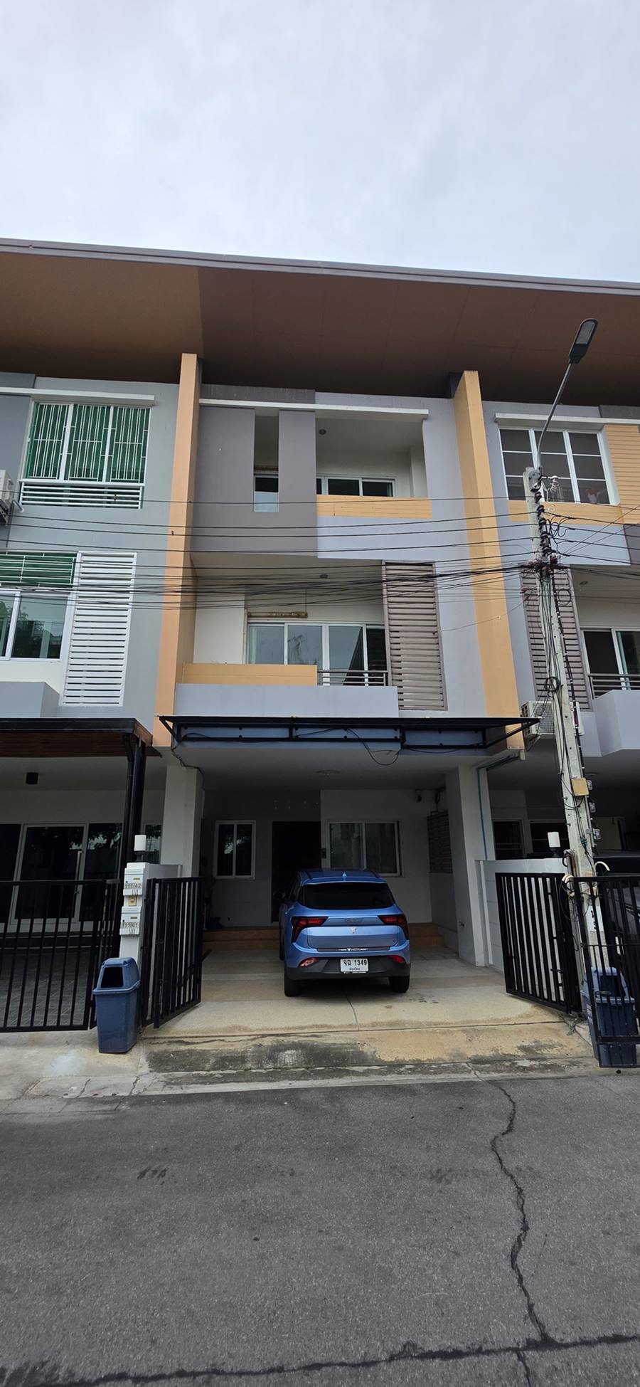 ขายทาวน์โฮม 3 ชั้น ในโครงการ Motown Brio แจ้งวัฒนะ-ประชาชื่น ราคาพิเศษที่สุดในโครงการ! มีเพียงหลังเดียวเท่านั้น โทร 081-5291099