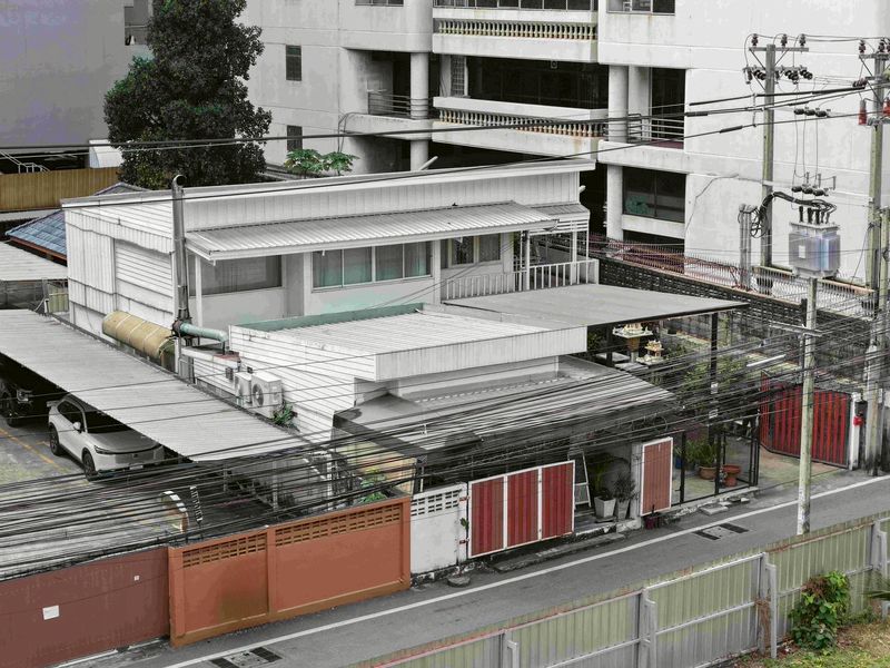 ขายบ้านพร้อมร้านอาหาร 2 ชั้น เอกมัย – สุขุมวิท 42 ใกล้ BTS เอกมัย 550 ม. โทร 089-0663888