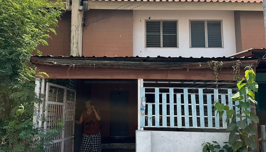 ให้เช่าบ้าน เอื้ออาทร 7/1 คลอง 7 ธัญญบุรี ปทุมธานี เดือนละ 4,000 บาท โทร 0866675297