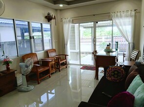 ขาย บ้านเดี่ยว ถูกกว่าโครงการใกล้เคียง ใกล้เมืองเชียงใหม่ ใกล้สนามบินเพียง15-20นาที ใกล้เมืองเชียงใหม่ บ้านใหม่สร้างเสร็จพร้อมอยู่สารภี