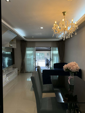 ทาวน์โฮม ขาย 出售房屋｜拉玛5路 BaanKlangMuangRatchaphruek–Rama5 ทาวน์โฮม3ชั้นใกล้นครอินทร์ บ้านกลางเมืองราชพฤกษ์–พระราม5 出售三层联排别墅