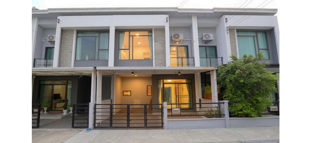 ขาย ทาวน์โฮม พร้อมอยู่ของแถมครบ คุ้มกว่าทุกหลังในโครงการ เพียง3.4ล้าน ทาวน์โฮมAPราคาคุ้ม ทาวน์โฮมพลีโน่ราคาถูก